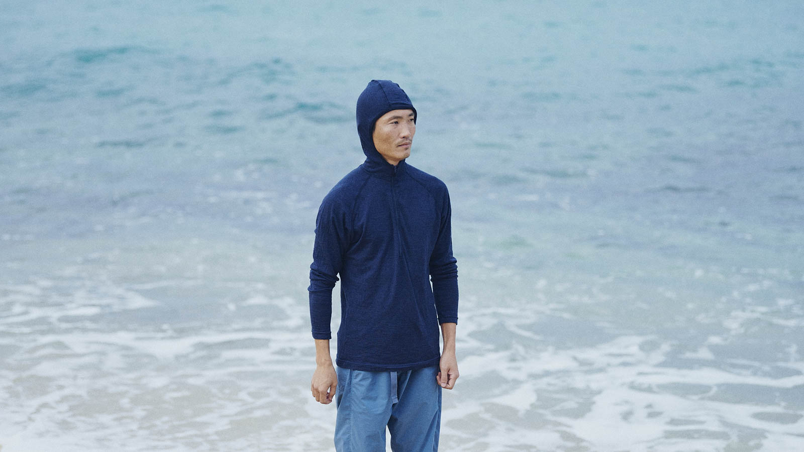 100% Merino Light Hoody C 2022 | 山と道 U.L. HIKE & BACKPACKING