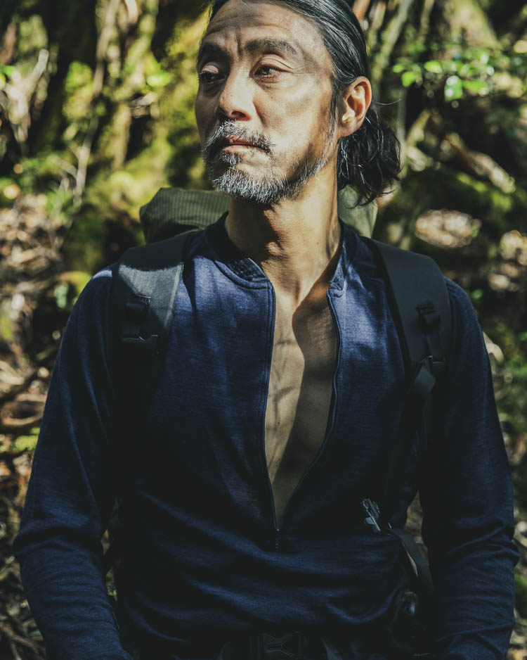 100% Merino Light Long Sleeve Zip | 山と道 U.L. HIKE & BACKPACKING