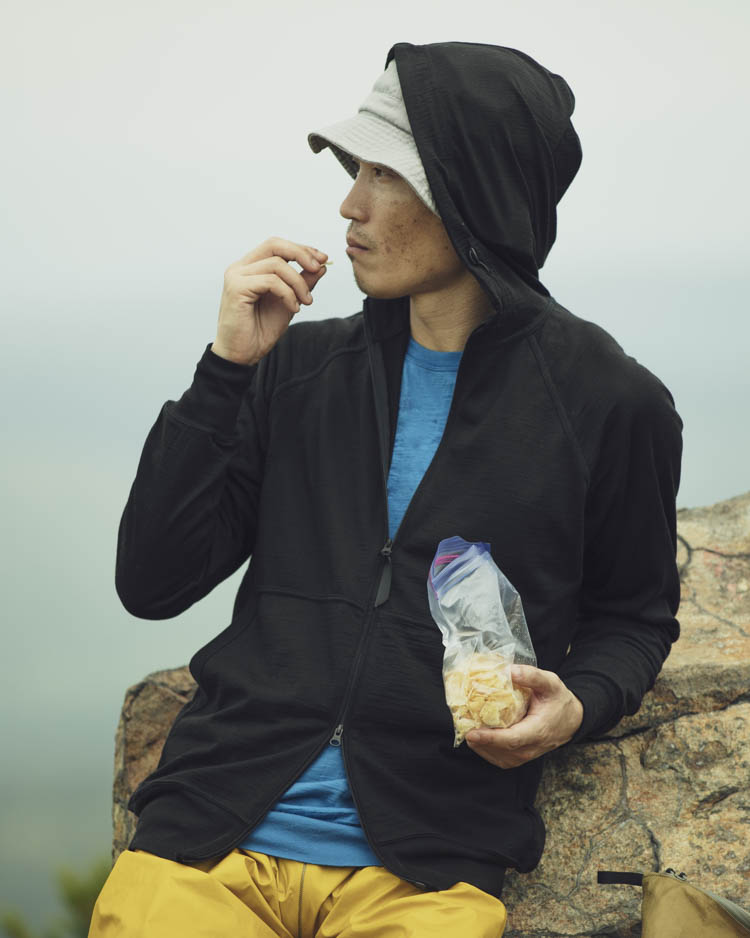 山と道　メリノジップフーディ山と道